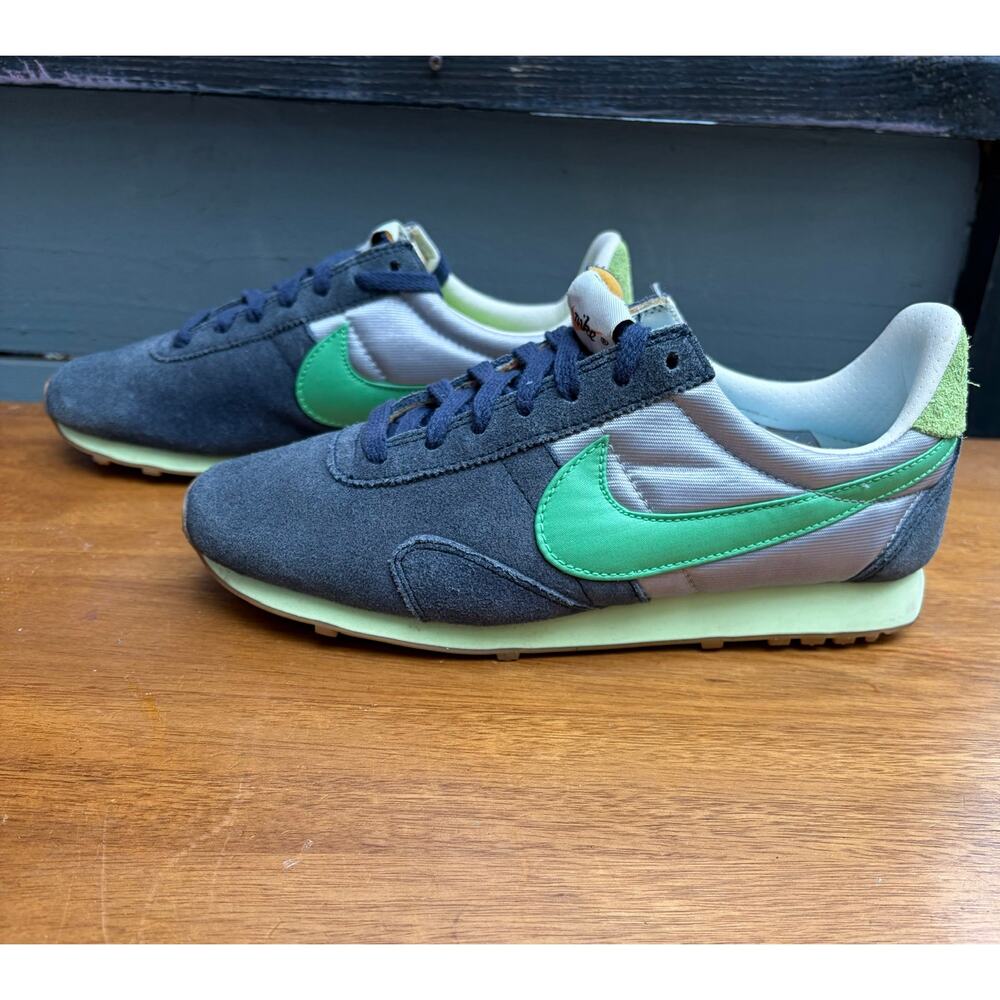 Nike Elite Women’s 7.5 Pre Montreal Racer Poison Green Retro Shoes 555258-402